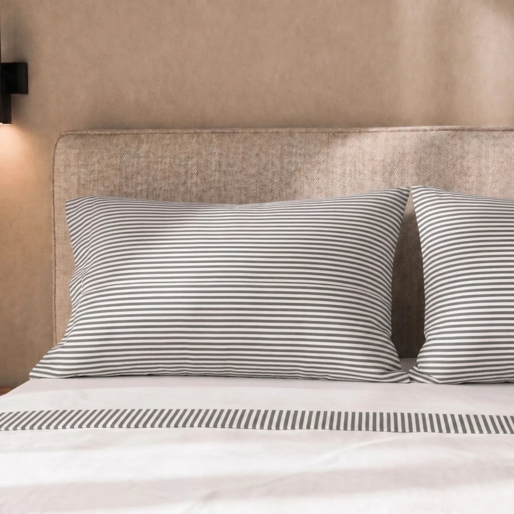 Set Lenzuola Letto Una Piazza e Mezza in Puro Cotone | Completo Letto 1 Piazza e Mezza | Lenzuolo con angoli, Lenzuolo Piano e 1 Federa | Lenzuola in Cotone con Balza a Righe Grigio
