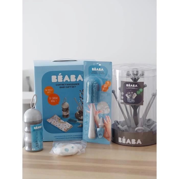 BEABA Birth set (Gocciolatoio grigio albero / Contenitore di dosaggio nebbia chiara / scura / Spazzola per bottiglie in silicone / Bavaglino in tessuto tropicale)
