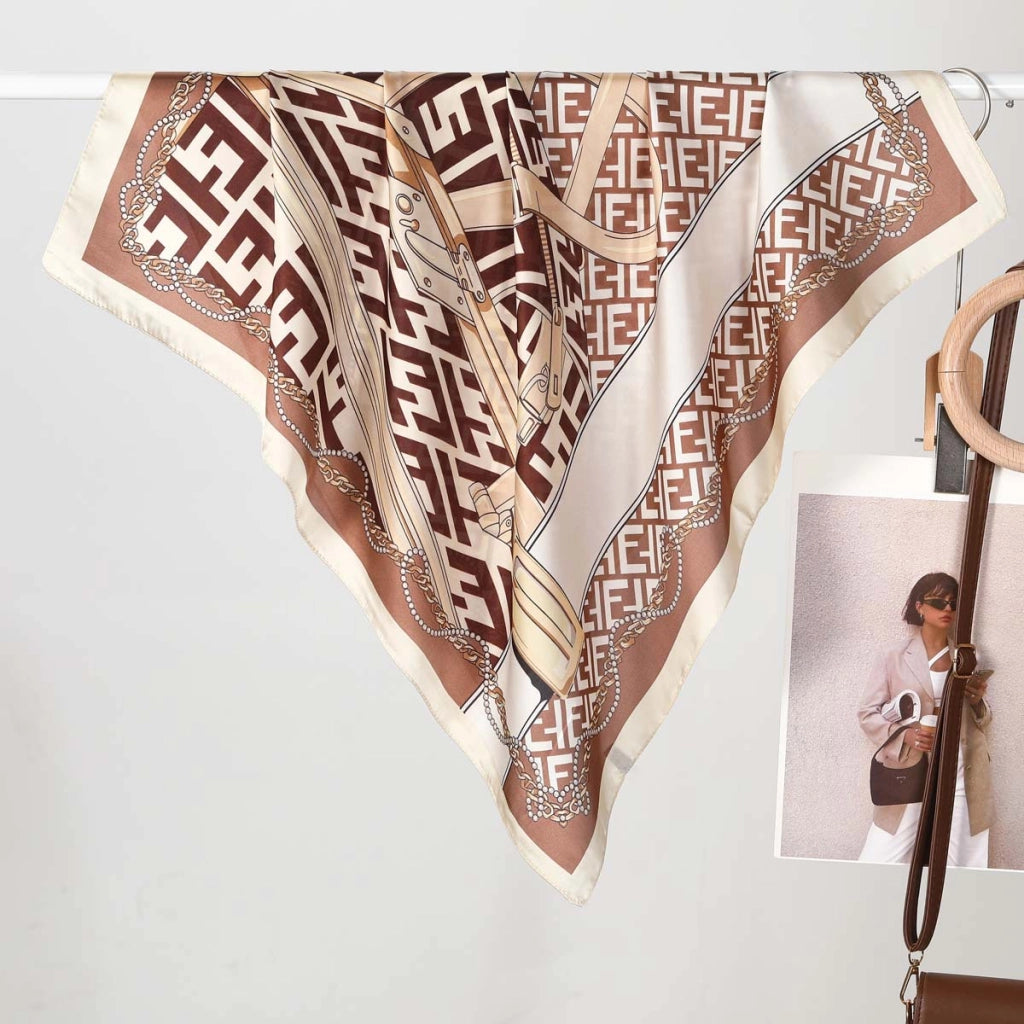 Eleganti e trendy sciarpe di seta da donna, realizzate in pura seta.