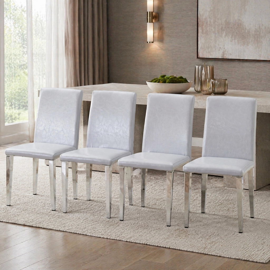 Set di 4 sedie da pranzo moderne in PU grigio chiaro con gambe in metallo argento; 90 cm