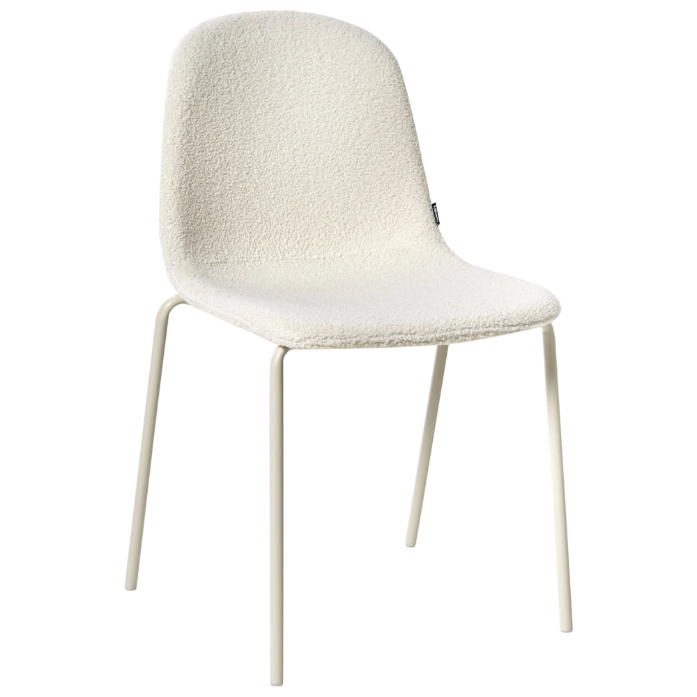 Set di 2 sedie da conferenza con rivestimento in bouclé bianco sporco e gambe in ferro, impilabili.