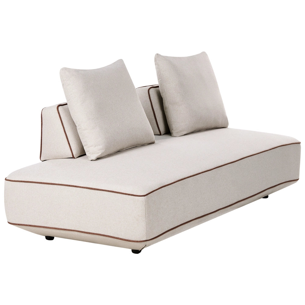 Chaise imbottita beige chiaro con cuscini da salotto confortevole stile moderno
