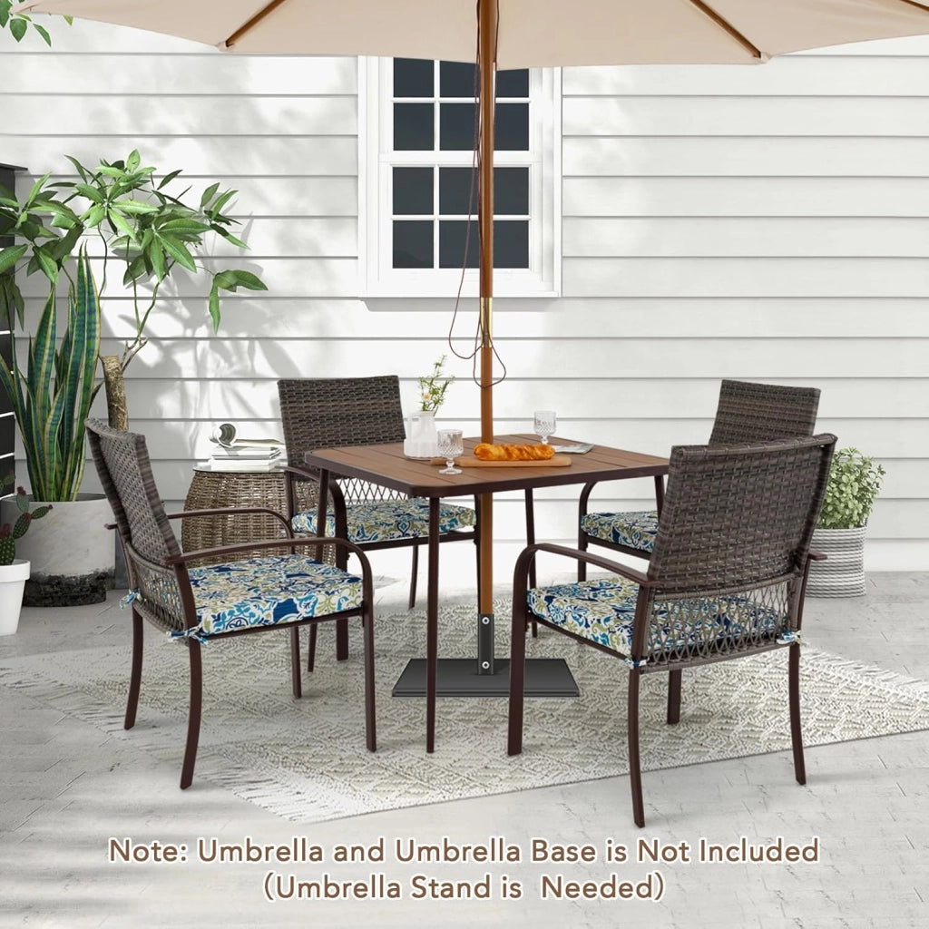 Set di mobili da giardino in rattan, per 4 persone, set da pranzo, 4 sedie con tavolo, sedie da giardino con cuscino, tavolo da giardino in WPC con foro per ombrellone