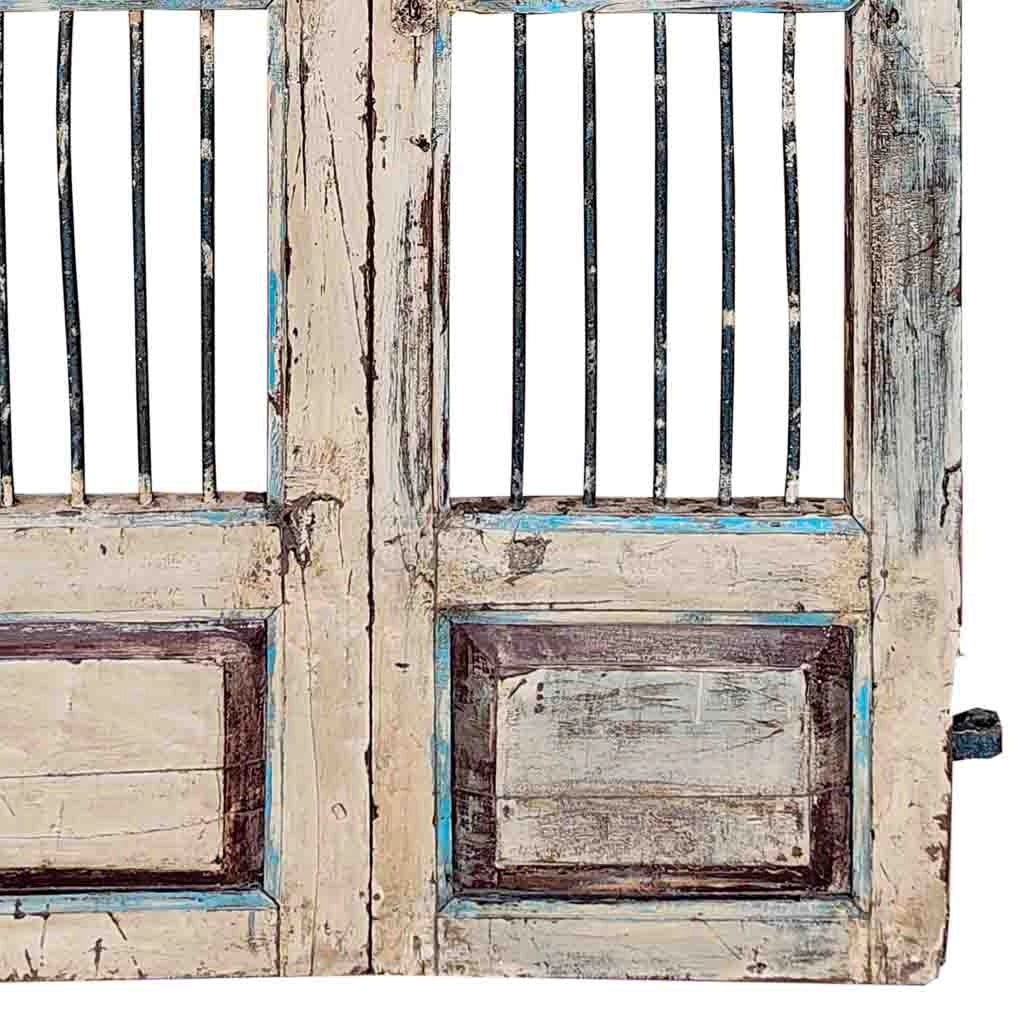 Porta in legno marrone con finitura artigianale, 98x3x175 cm (altezza).