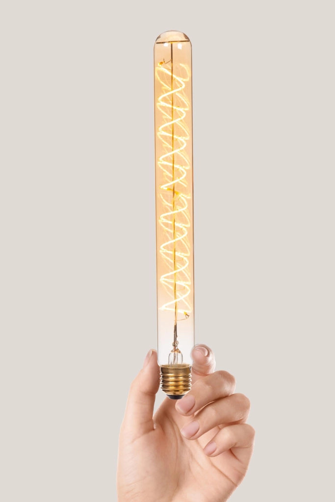 Lampadina LED filamento ambra E27 4,9W 2200K Lucide
