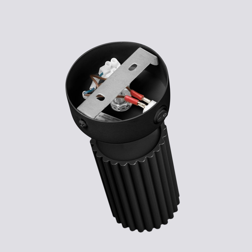 Applique moderna nera orientabile GU10 con interruttore GRAVIO