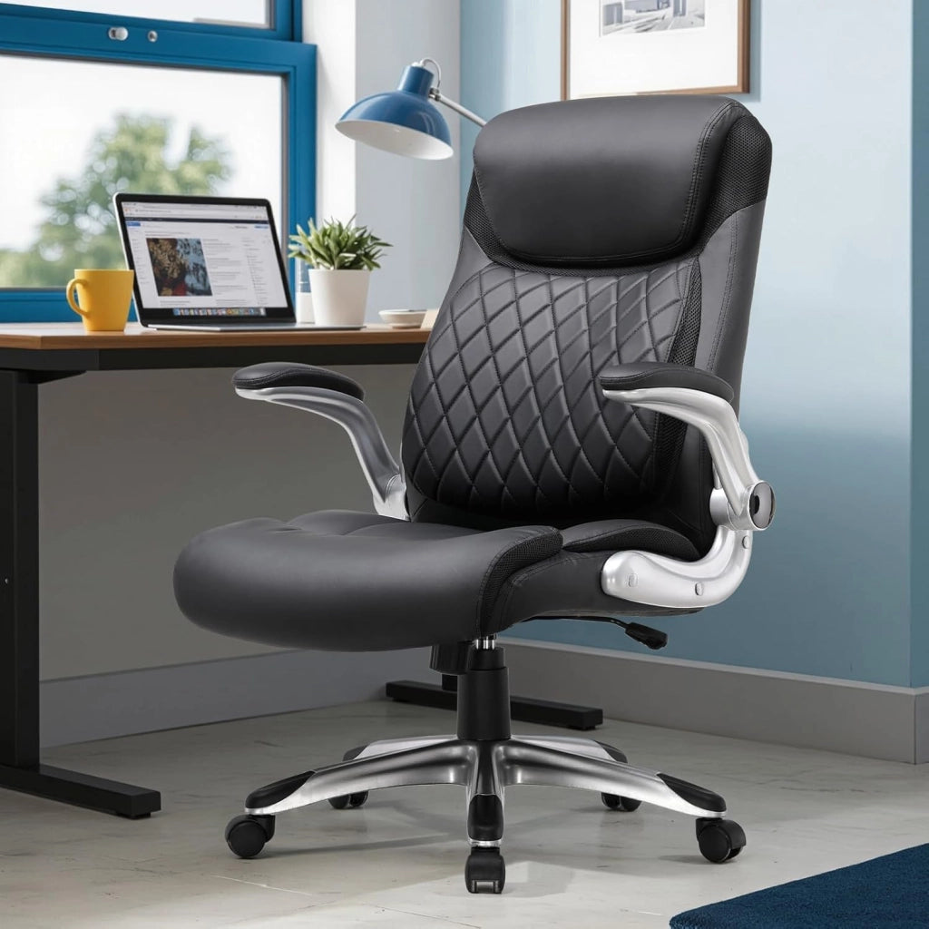 Sedia da ufficio ergonomica, con braccioli pieghevoli e schienale alto, funzione basculante, regolabile in altezza, in pelle, antigraffio