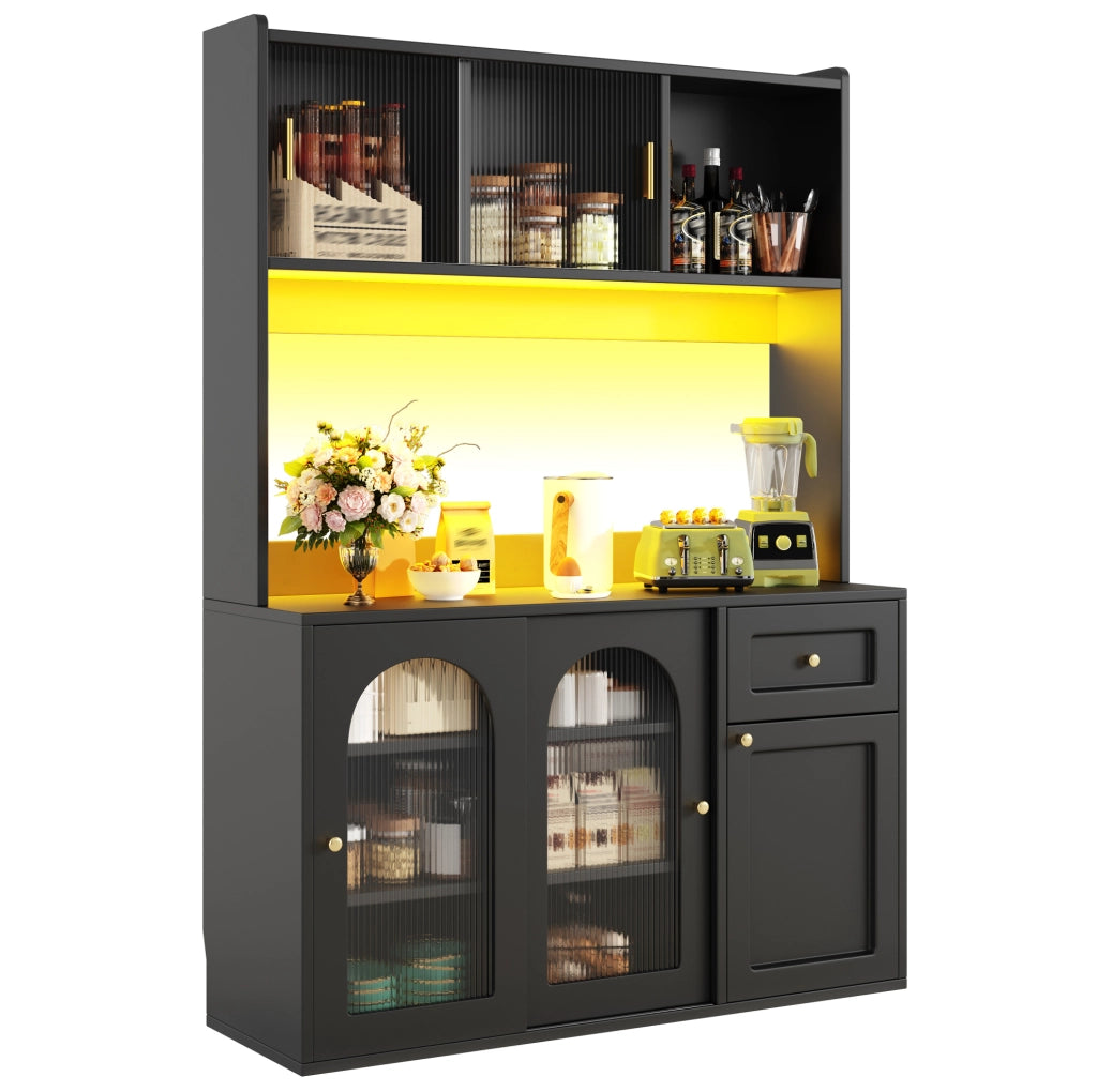 Credenza 120x35x167 cm con LED controllato da app; ripiani regolabili; vetro scorrevole; MDF e PB; nero