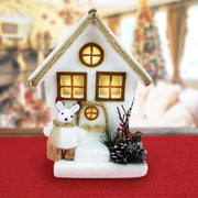 Trade Shop - Casetta Con Soggetto Natalizio E Luci 3 Assortimenti 28cm Decorazioni Natalizie -