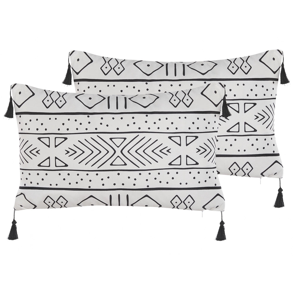 Set di 2 cuscini motivo geometrico nappe 30 x 50cm bianco e nero