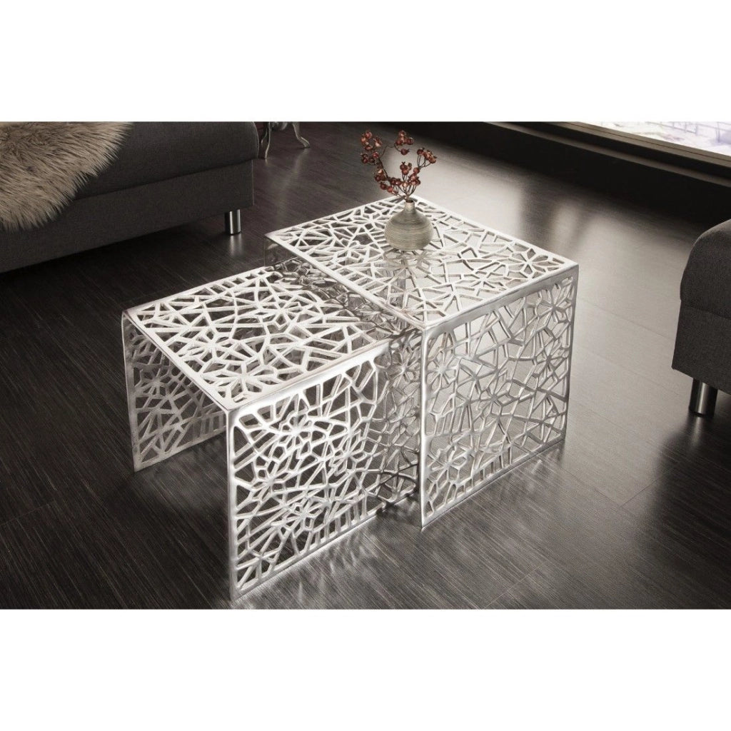 Tavolini bassi nidificati METRIX argentati – Tavolini bassi di design in alluminio con motivi geometrici