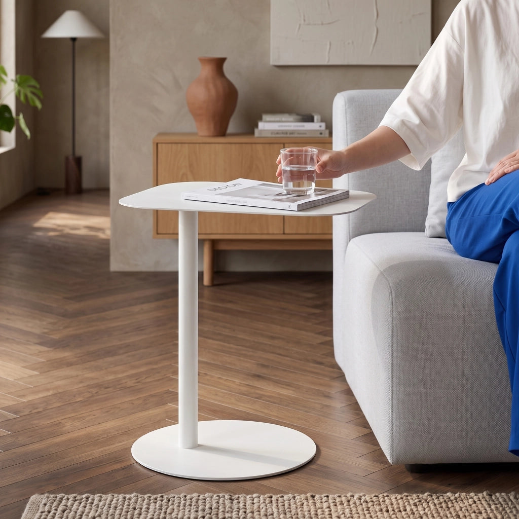 Tavolino Laterale da Divano Nastätten Metallo Piano Trapezoidale - Bianco [en.casa]