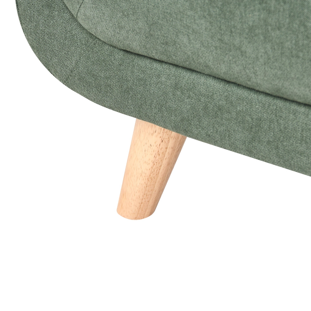 Divano a 2 posti in tessuto con cuscini decorativi, gambe in legno e trapuntatura decorativa, stile retrò, verde
