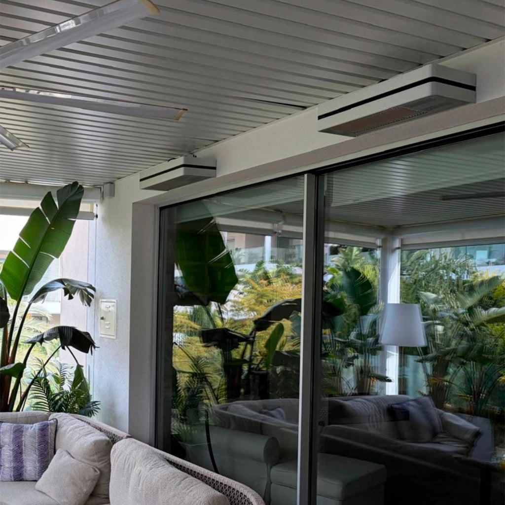 Sined Caldo Ira Inox 2000 Riscaldatore a Infrarossi Da Patio Con 2000w Regolabile Argento Realizzato In Acciaio e Alluminio Telecomando Con Timer Incluso Protezione Ip65 Ideale Per Bar e Ristoranti