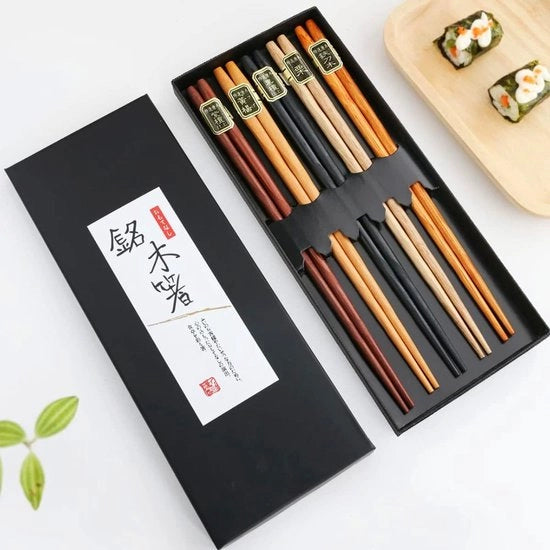 Sushi Eetsticchi in Legno Giapponesi da 5 Paia Eetsticchi in Legno Riciclabili Naturali da Pulpito Eetsticchi Lavabili in Lavastoviglie Eetsticchi con Finitura Nera Lussuosa Artigianale