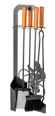 Trespolo per Attrezzi Camino Sagoma Ciclista con Paletta Scopino Attizzino e Pinza 15,6x23,5x65 cm in Ferro e Legno