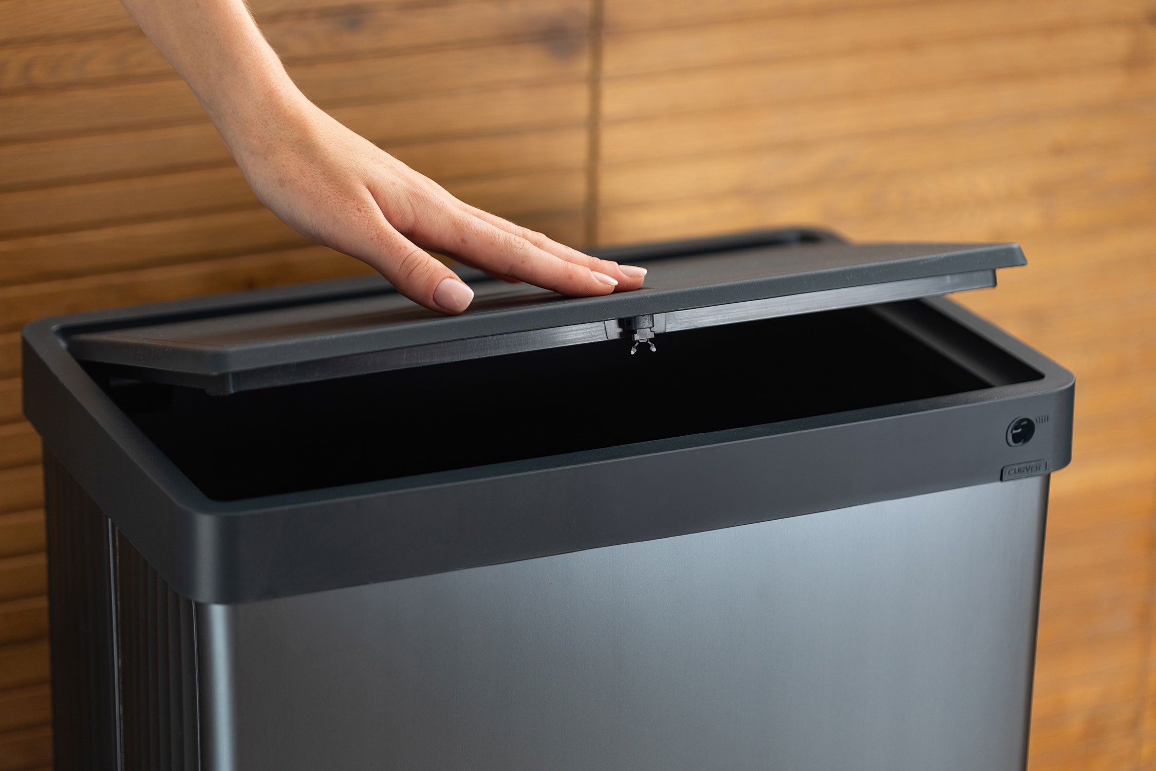 Pattumiera Alta 54L Keter Verto High 43,5x26,5x68,7 cm in Plastica Blu Perla