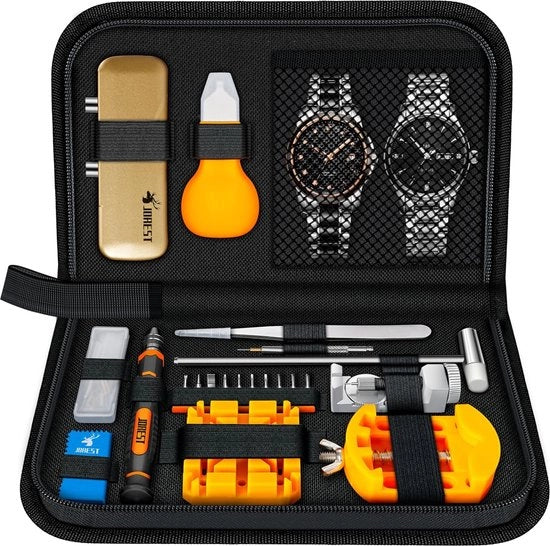 Kit di montaggio per porte interne con maniglia e catenaccio, codice prodotto 123456, modello 7890, compatibile con serrature Yale e Abus, dimensioni 60x30 cm, peso 1,5 kg, materiale legno e metallo.