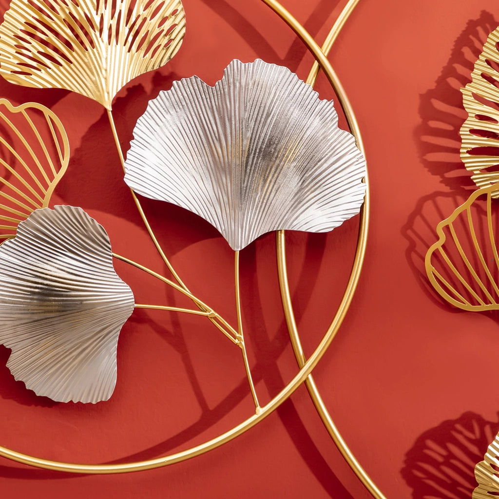 Decorazione Murale 3D in Metallo 138x70 cm Wall Art Dorata con Ginkgo Oro e Argento