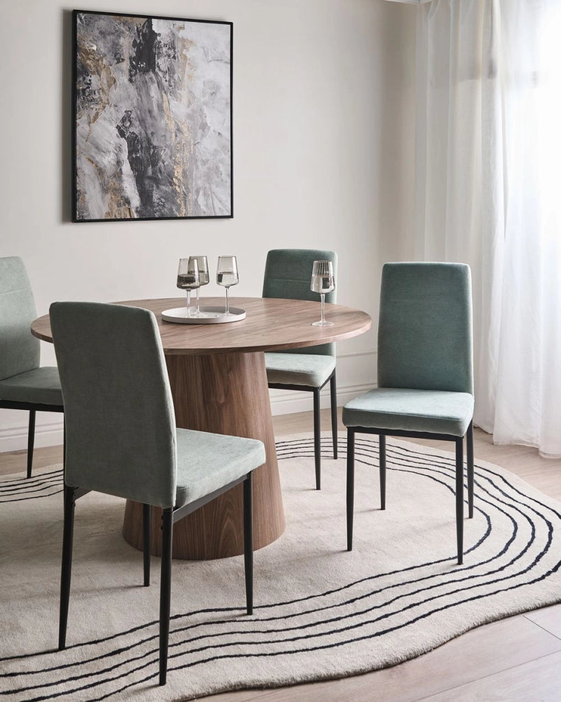 Set di 4 sedie da pranzo in tessuto, rivestimento verde chiaro gambe in ferro nero senza braccioli per sala da pranzo