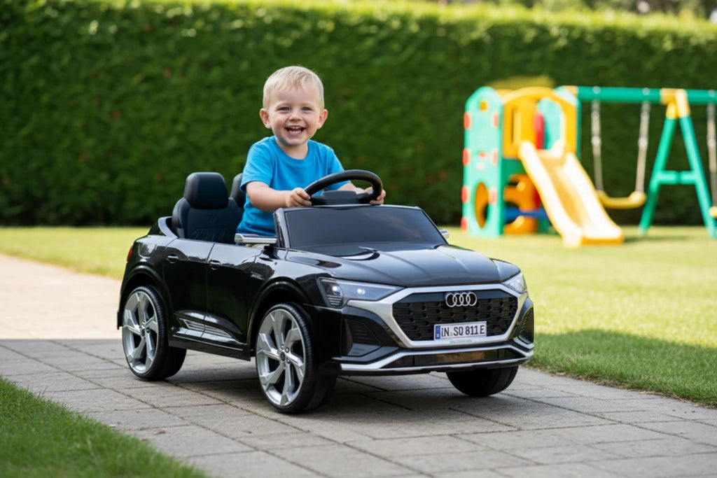 Macchina Elettrica per Bambini Licenza Ufficiale Audi SQ8 12V 4,5Ah Nero