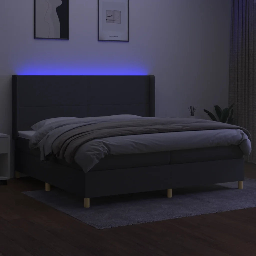 Letto a Molle Materasso e LED Grigio Scuro 200x200cm in Tessuto 3138742