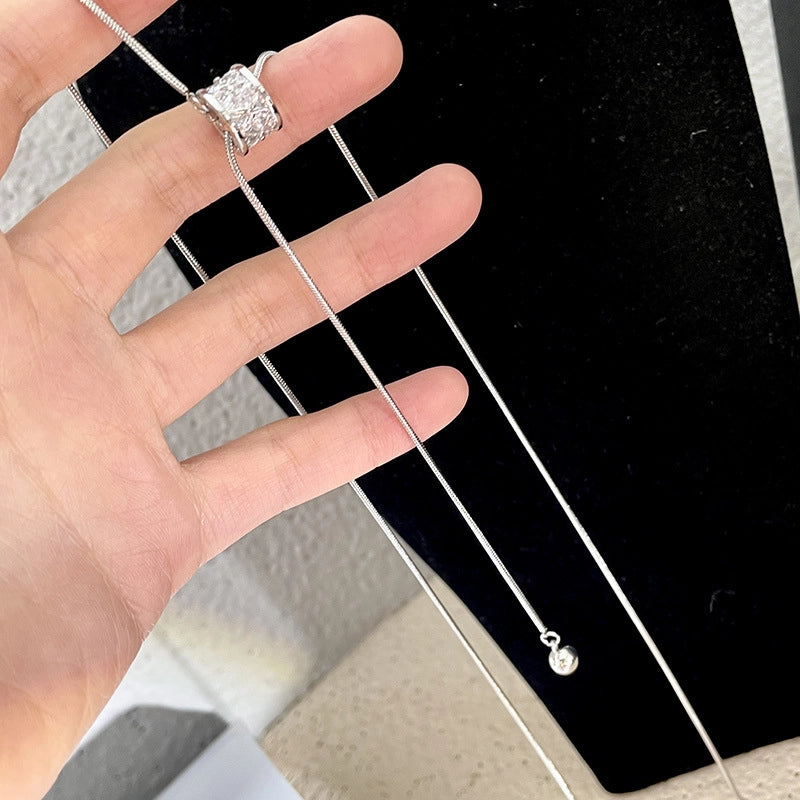 Catena lunga estraibile con zirconi rotondi per maglioni autunno/inverno