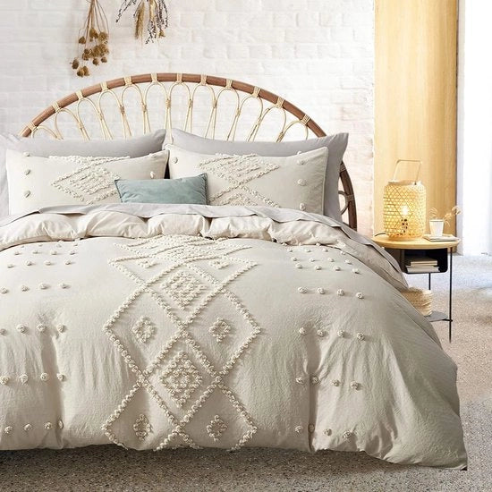 Duvetino boho 200 x 200 cm in cotone lavato a mano con ricamo a mano con fioretti, con chiusura a zip e 2 cuscini con copri cuscino 80 x 80 cm.
