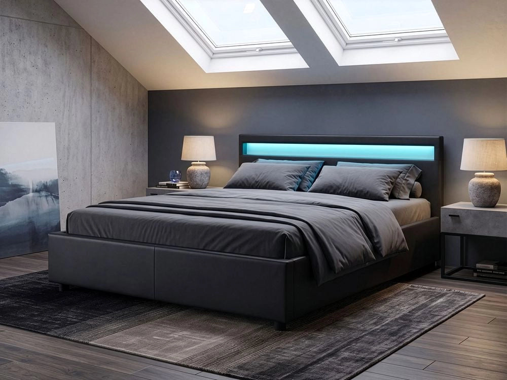 Letto matrimoniale in tessuto nero con LED 180 x 200 cm con contenitore e ottomana con doghe in legno