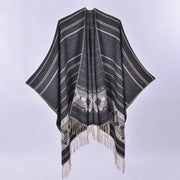 Nuovo modello di mantella/scialle in cashmere con spacchi, semplice e alla moda.