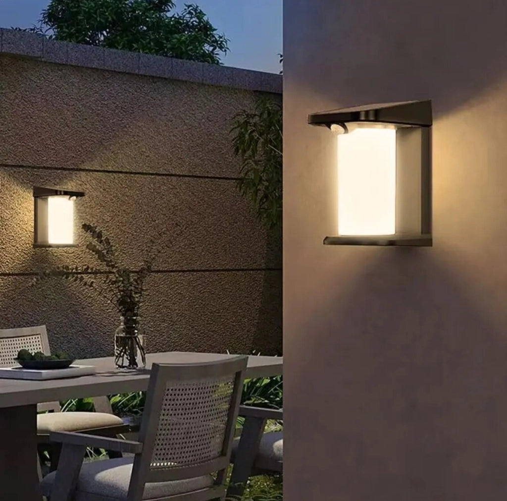 Applique lampada da parete a LED luce calda da muro con pannello a ricarica solare e sensore movimento