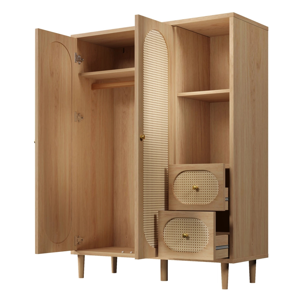 Armadio in legno massello, ante con decorazioni in vimini, 2 cassetti, ripiani aperti, color rovere