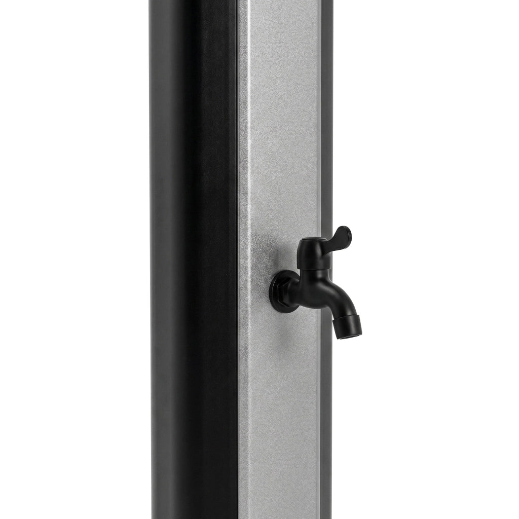 Doccia solare da giardino in PVC da 35L con pedana - Surya Silver & Dasar