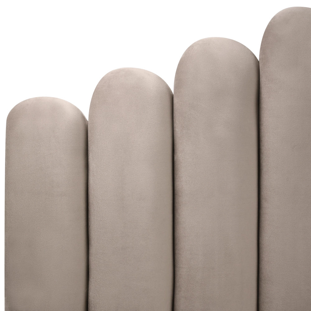 Letto matrimoniale velluto tortora 140 x 200 cm testata alta a conchiglia stile retrò
