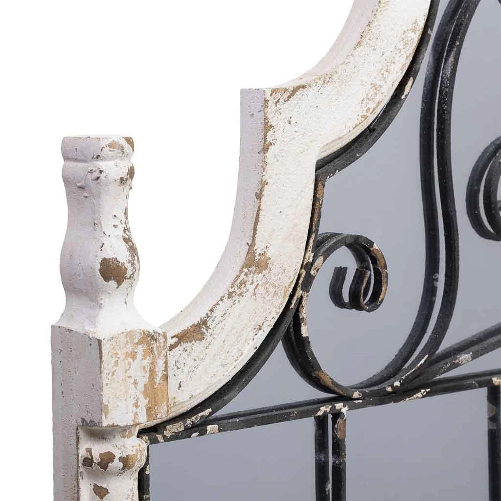 Specchio da parete in legno e metallo invecchiato bianco 128,5x6,5x89h