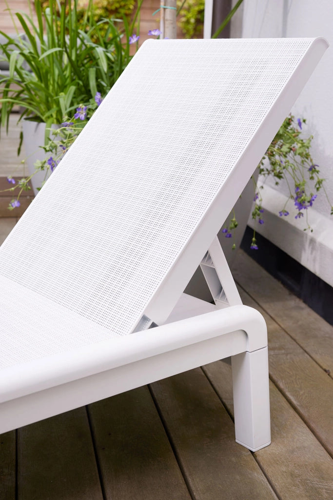 Lettino da Giardino Prendisole 187,5x58x29 cm Reclinabile in 4 Posizione Keter Mallorca Effetto Juta Bianco