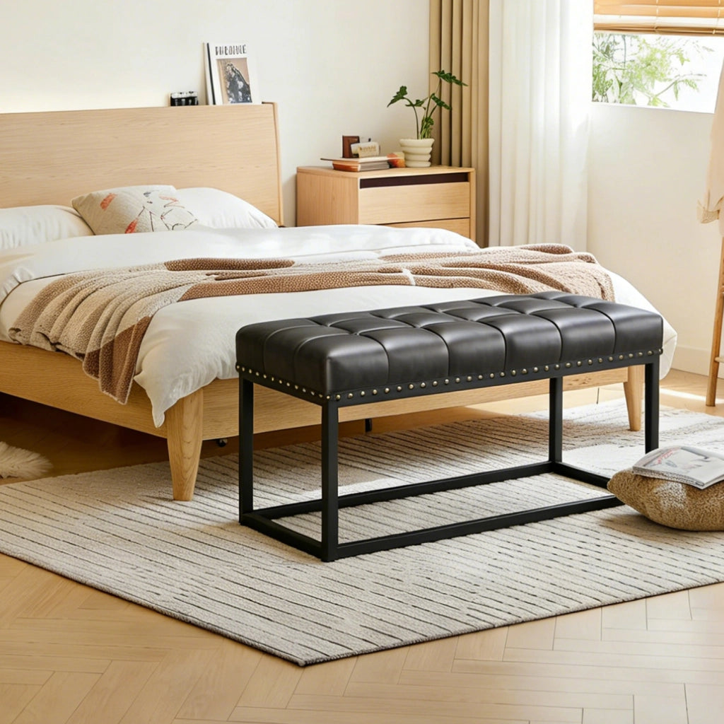 Panca imbottita vintage nera 91 cm con seduta capitonné e struttura in metallo