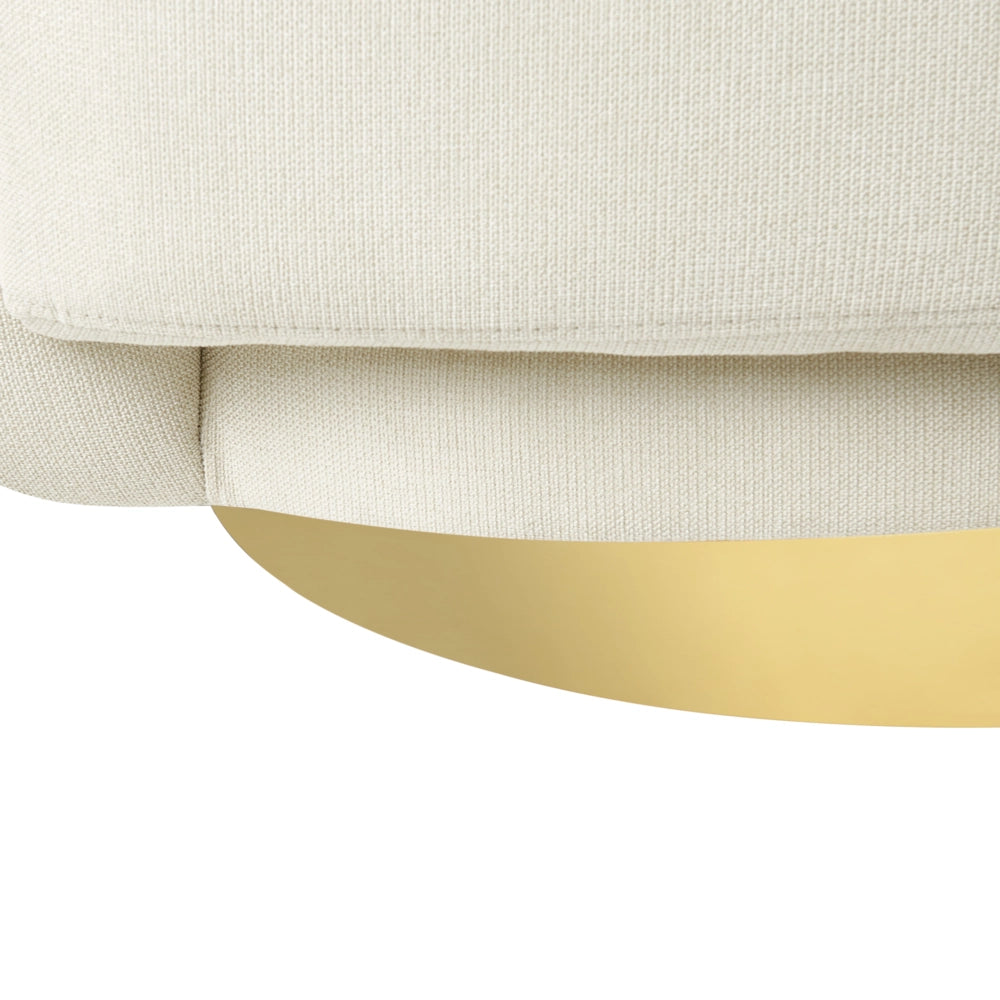 Poltrona in tessuto beige chiaro con base dorata stile retro glam art decor