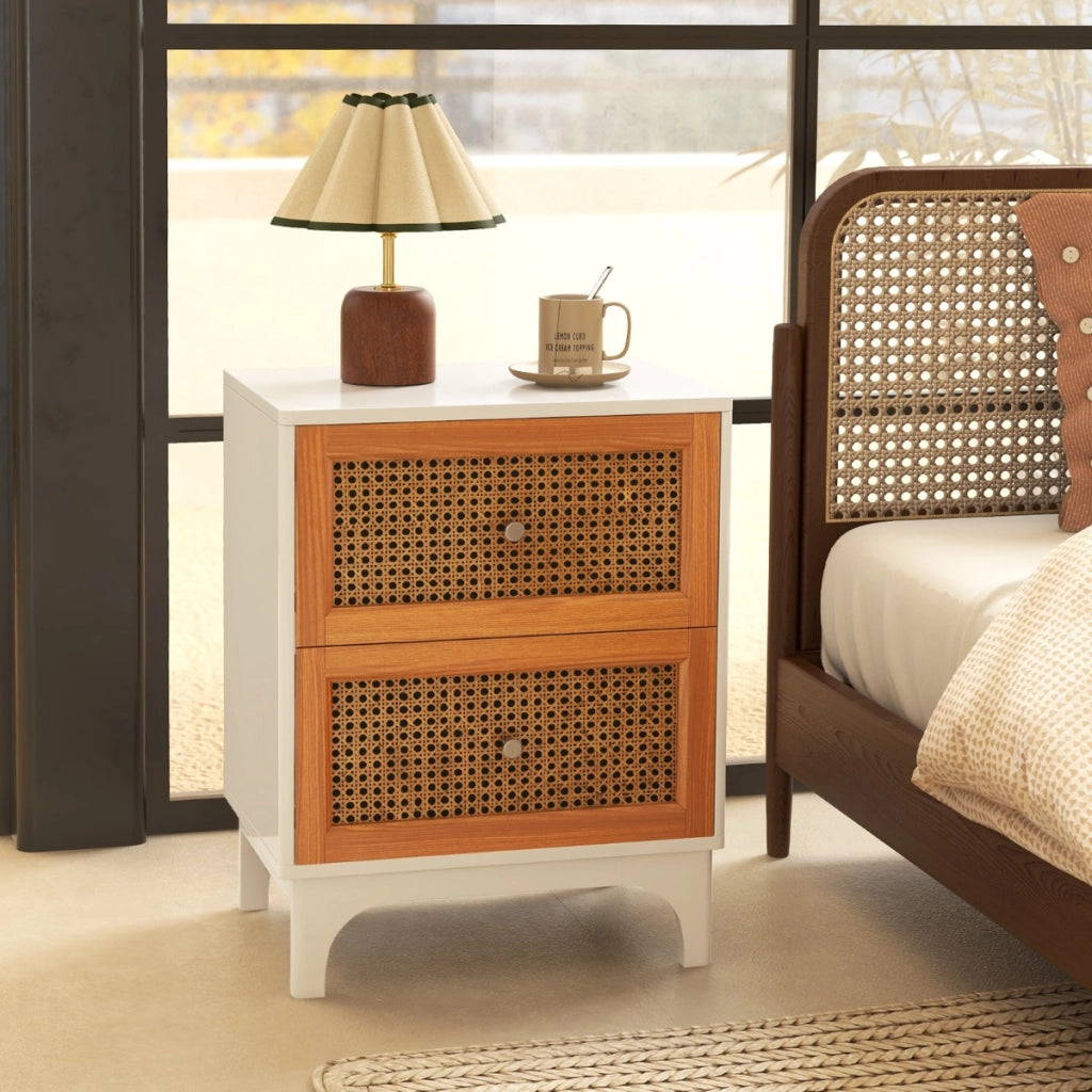 Comodino rattan con 2 cassetti decorati in rattan intrecciato a mano, Tavolino boho con gambe in legno massello Bianco-Comodini