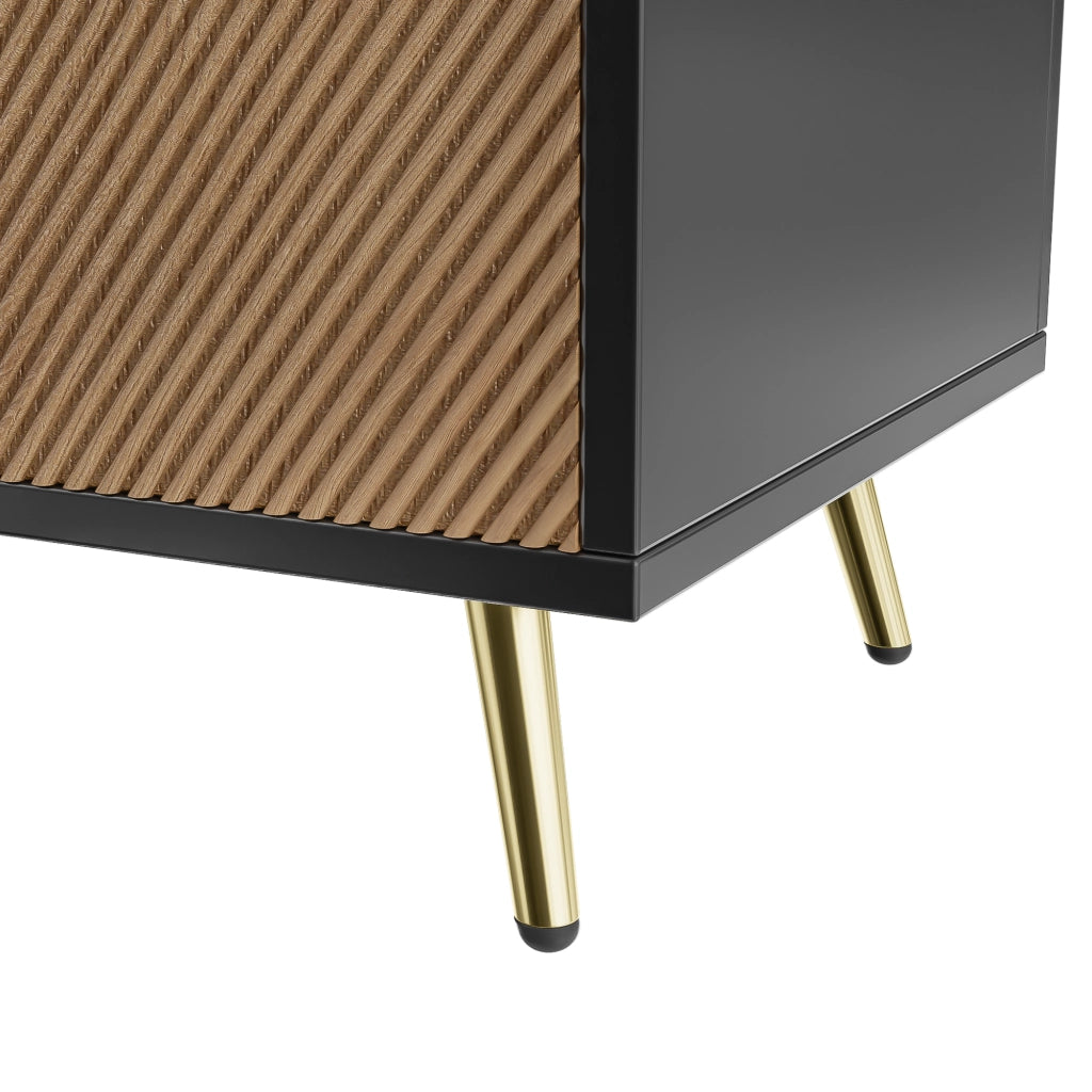 Credenza 160 cm a 4 ante in MDF e PB, nero e effetto legno, con maniglie oro spazzolato e chiusura soft-close