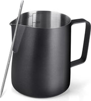 Kannetto per latte, 350 ml in acciaio inossidabile, 304 cannetta per latte in acciaio inossidabile e pennello per latte art, accessori per barista, cannetto in acciaio inossidabile per espresso e cappuccino (12 fl oz, nero)