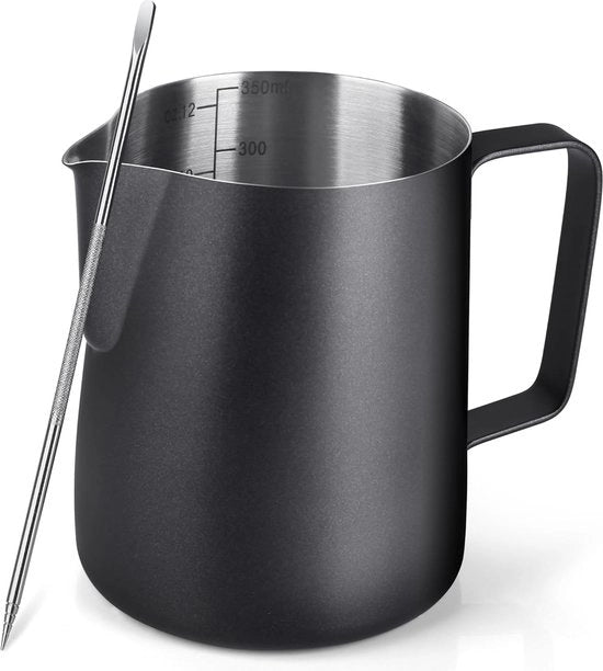 Kannetto per latte, 350 ml in acciaio inossidabile, 304 cannetta per latte in acciaio inossidabile e pennello per latte art, accessori per barista, cannetto in acciaio inossidabile per espresso e cappuccino (12 fl oz, nero)