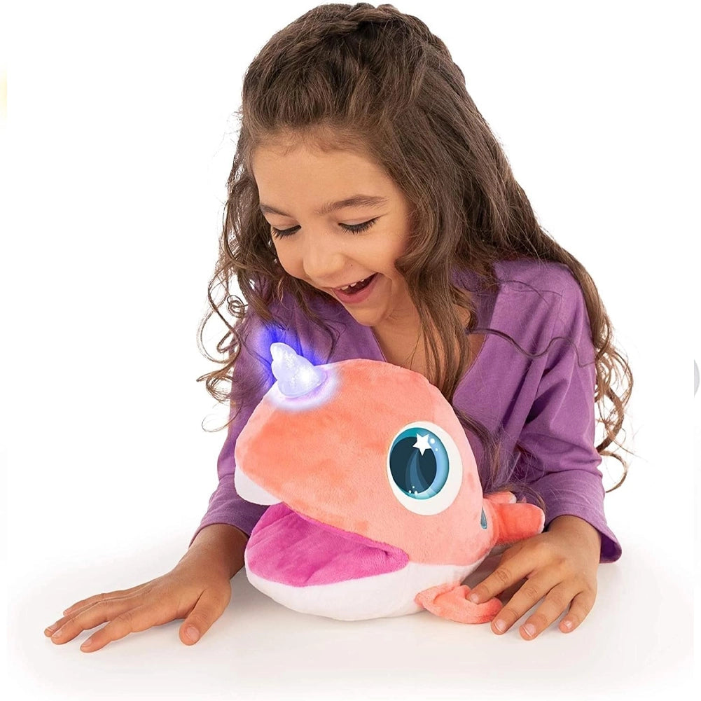 Club Petz Corally Cucciolo di Narvalo Peluche con Luci e Suoni Idea Regalo