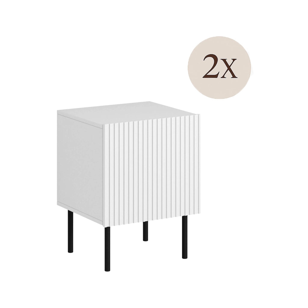 Set di 2 comodini Livraga, Comò basso con anta battente e vano interno, Finitura effetto cannettato, 45x40 h51 cm, Bianco