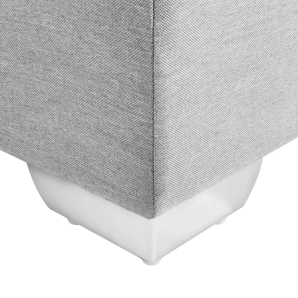 Divano letto 180 x 200 cm Struttura imbottita in tessuto grigio con testiera trapuntata e materasso
