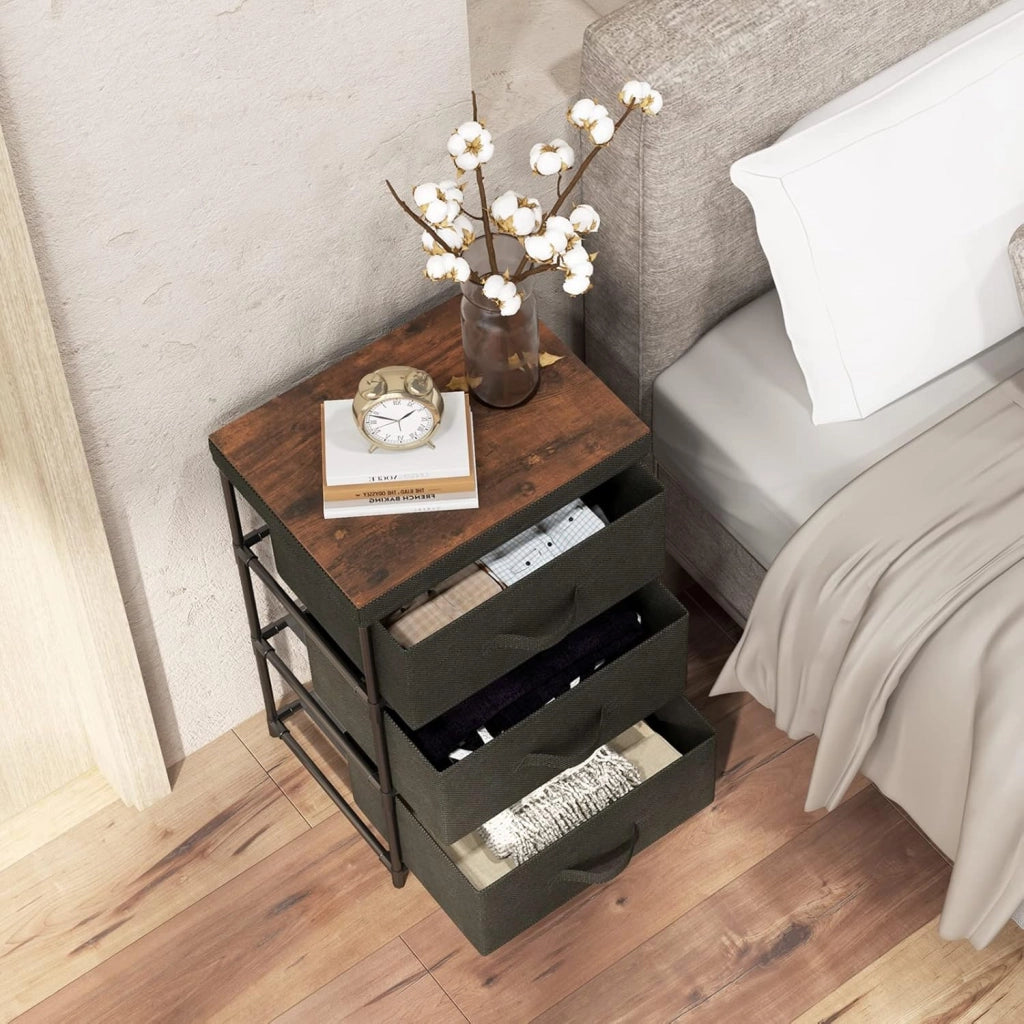 Armadietto a 3 Cassetti, Cassettiera Verticale con Contenitori in Tessuto Pieghevoli e Rimovibili, Comò in Stile Industriale per Camera da Letto, Soggiorno e Ufficio, 3 Colori (Nero)