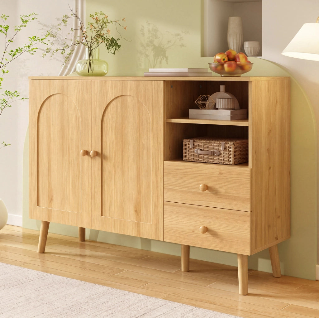Credenza con 2 ante curve; 2 cassetti e vani aperti in MDF e truciolare; naturale