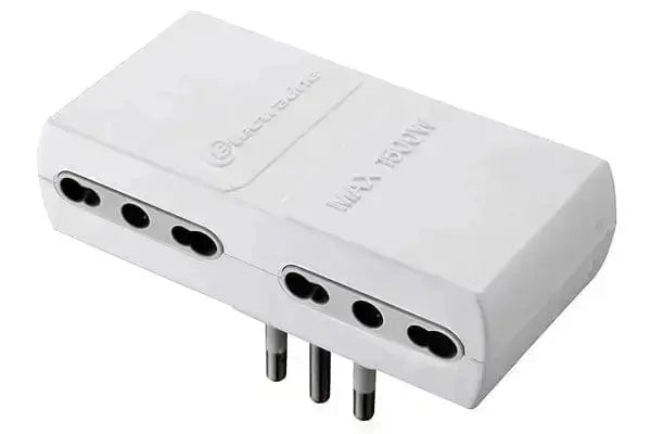 Adattatore quadruplo 10/16a bianco