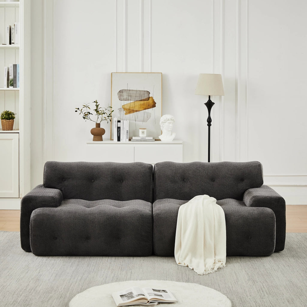 Divano dritto in ciniglia con braccioli ampi, imbottitura con bottoni e seduta profonda grigio 224 × 104 × 66 cm