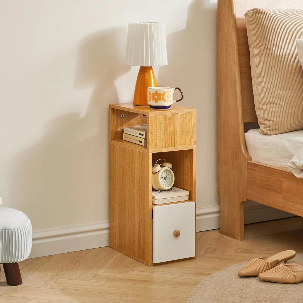 Set di 2 comodini sottili e stretti, con 2 scomparti aperti e 1 cassetto, salvaspazio, tavolini laterali in legno per camera da letto e soggiorno, naturale WNS006N-2
